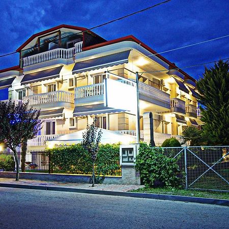 John&Eve Hotel Paralía Exterior foto